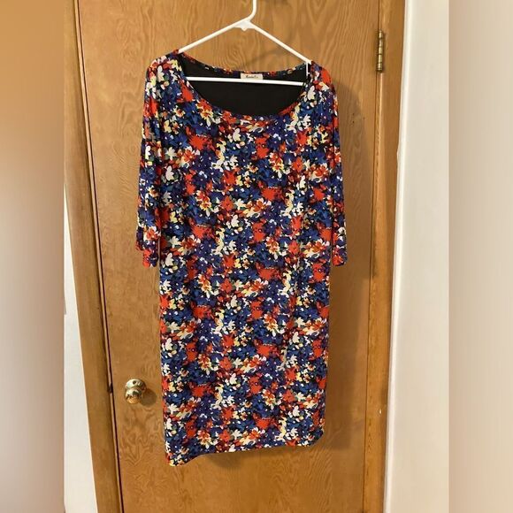 Rare Find! Lovely colorful Lucie Lu lined 3/4 sleeve midi dress - Picture 3 of 6